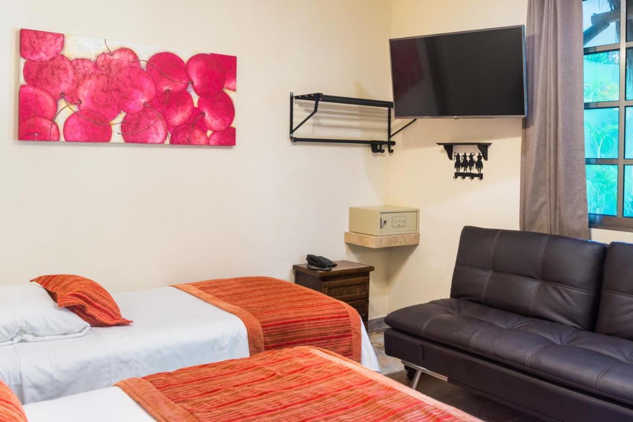 Alamos Inn Hotel Con Jacuzzi Y Piscina Cancún Eksteriør bilde